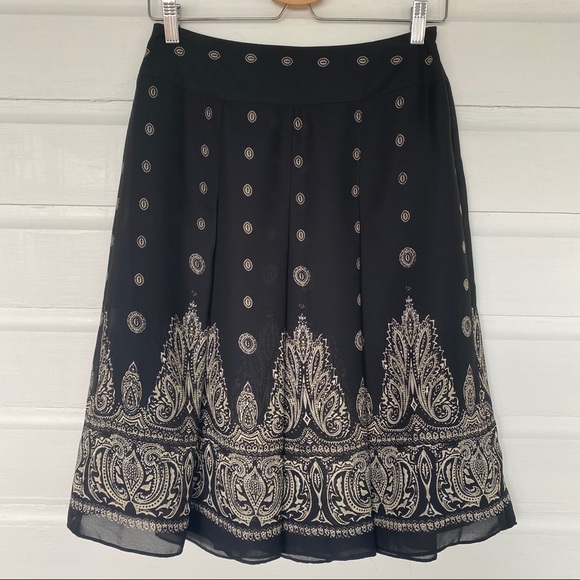 Geoffrey Beene || Sport Large/Wide Pleated Skirt: Size 2 - Picture 1 of 8